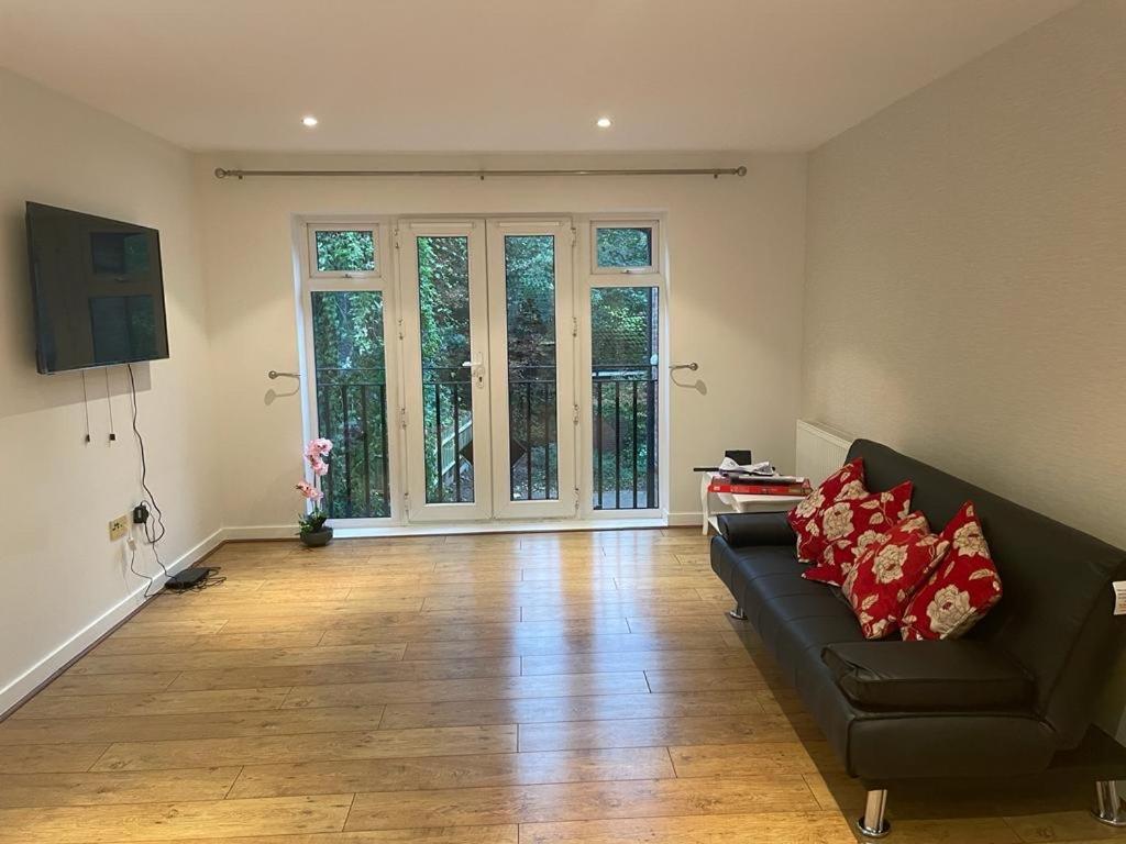Luxurious & Cosy Apartment In Surrey Weybridge Exterior foto